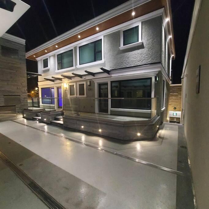 Beautiful Bright 3 Bed Townhouse Apartment Vancouver Ngoại thất bức ảnh
