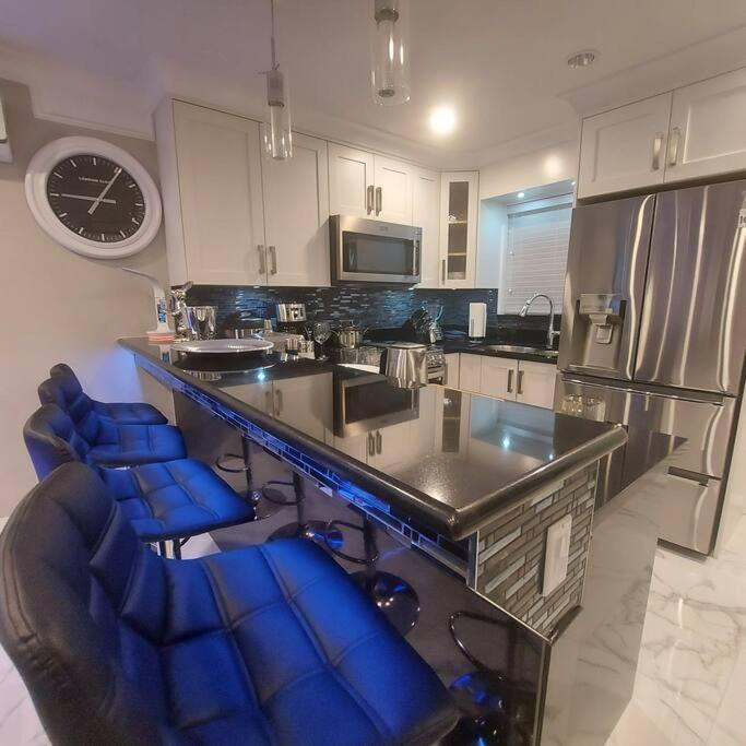 Beautiful Bright 3 Bed Townhouse Apartment Vancouver Ngoại thất bức ảnh